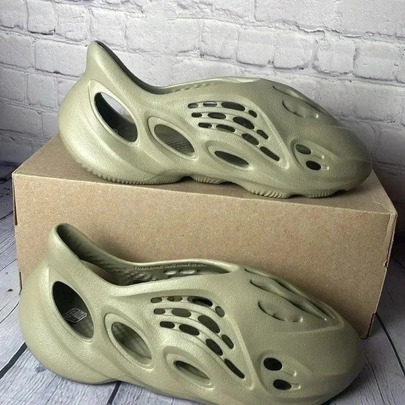 Adidas Yeezy Foam RNNR Runner Stone Salt Mens Size 13 - ID4752 Made In USA NIB